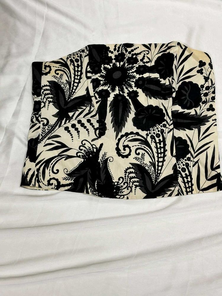 Black &amp; White Floral Printed Top