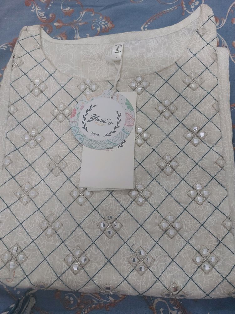 Yuris White Serene Kurta