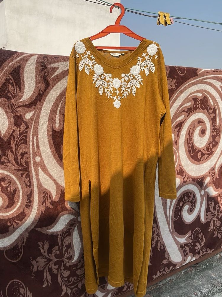 Elegant Embroidered Kurta
