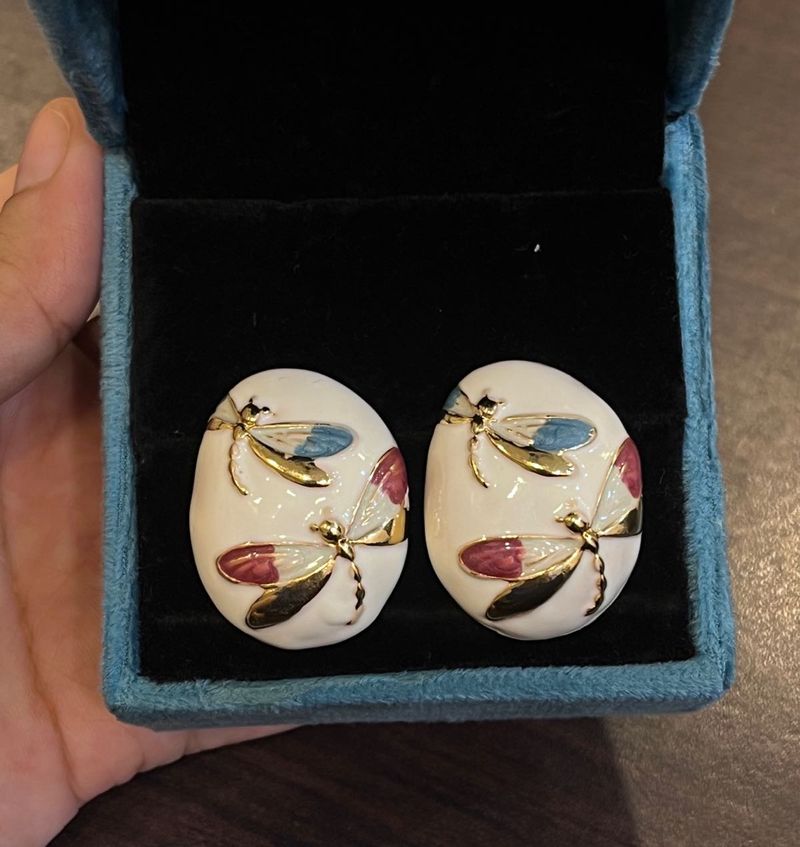 WHITE DRAGON FLY EARRINGS