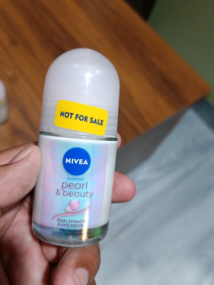 Nivea Pearl..&amp; Beauty Deodorant