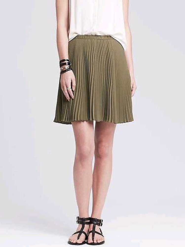 BANANA REPUBLIC SOFT PLATED SKIRT