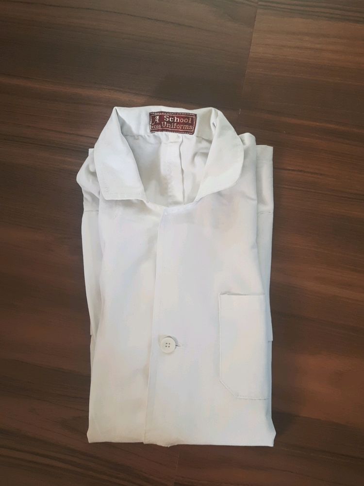 White School Uniform Lab Coat, It&#39;s Large
