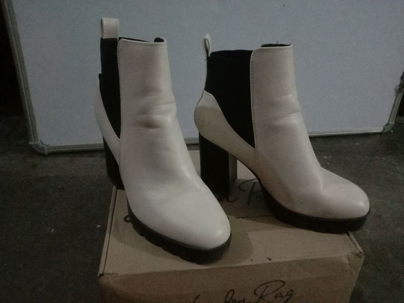Chelsea Boots