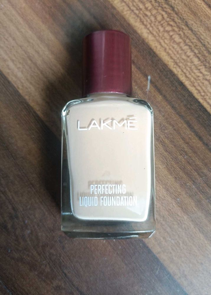 Lakme Perfecting Liquid Foundation