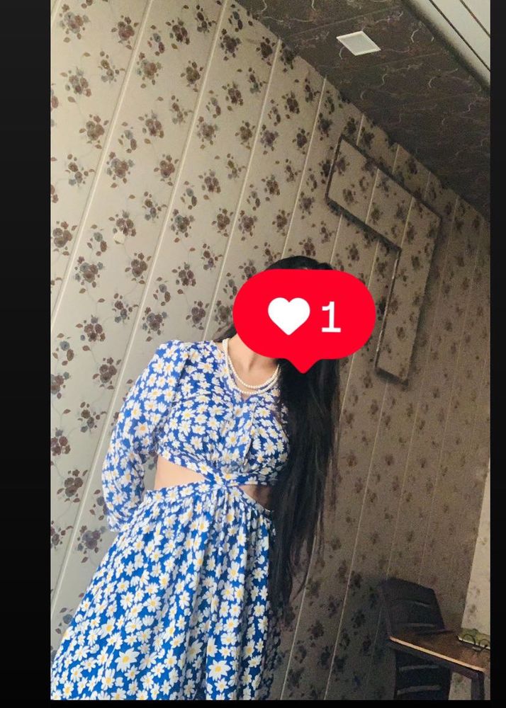 Beautiful Cut Out Dress🦋💝🌸