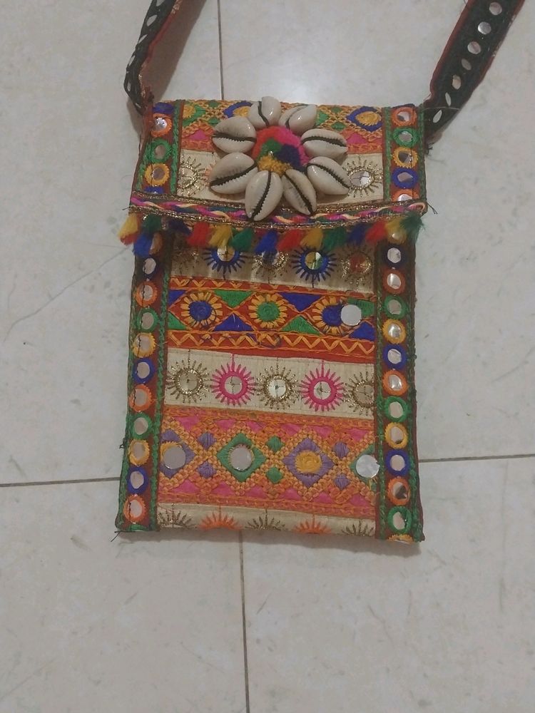 Side Beg Banjara