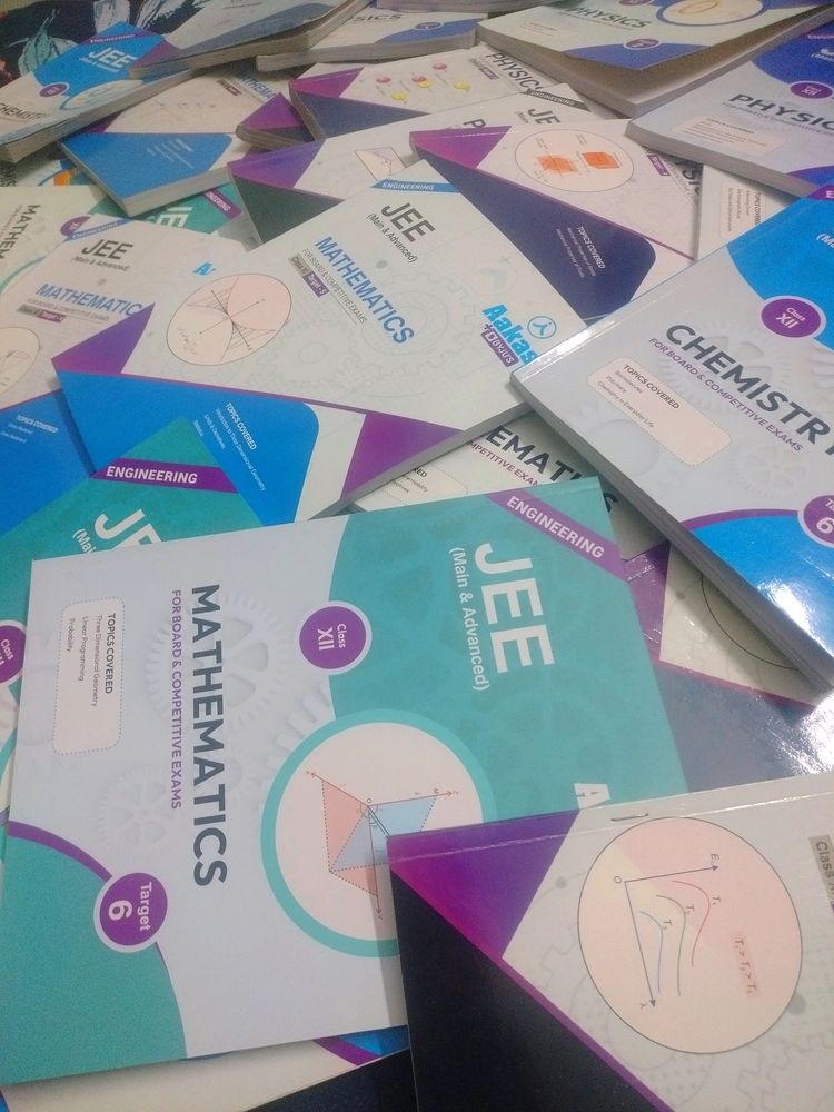 Aakash Modules Class 12 JEE- 18(6 Each For PCM)