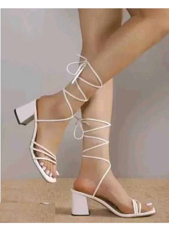 White Preety Heels 👠