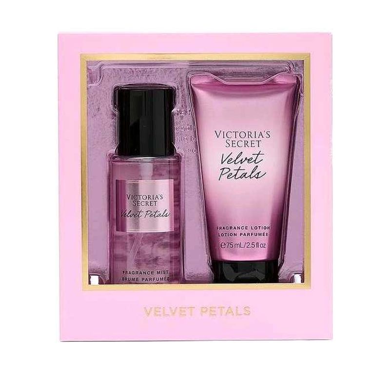 Victoria&#39;s Secret Velvet Petals Set