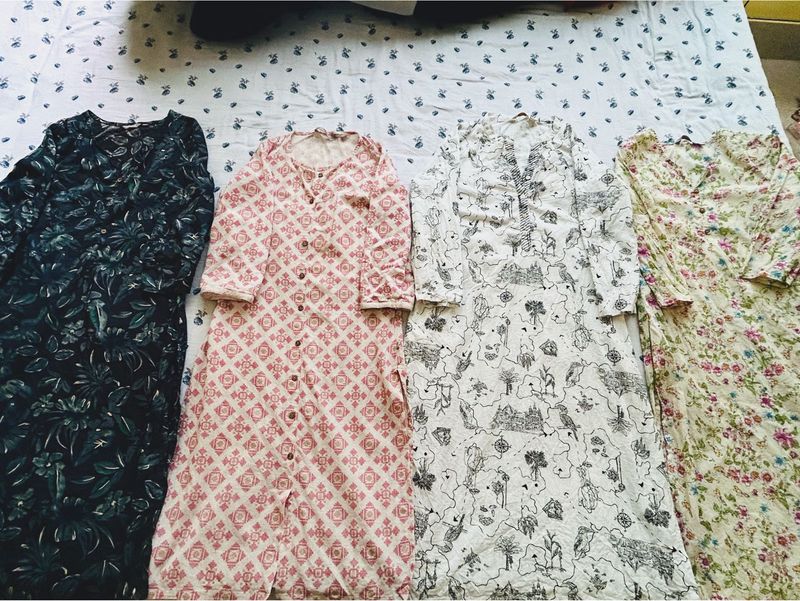 Set of 4 Women&#39;s Kurtas