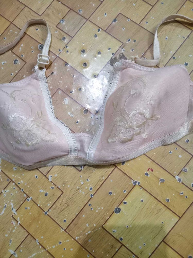 Lace Detail Padded Bra