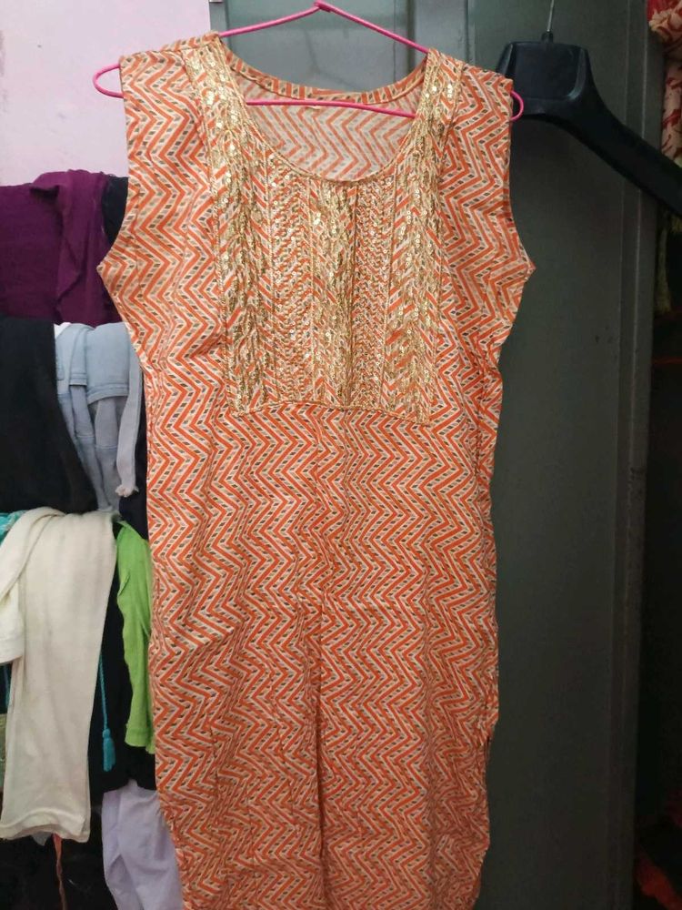 Straight Sleeveless Kurti