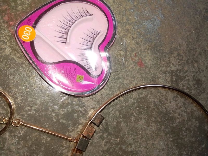 Nacklace And Eyelashes