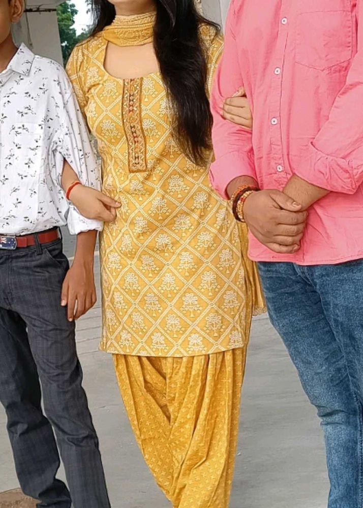 Yellow Printed Kurta Set with bandhani print dupat
