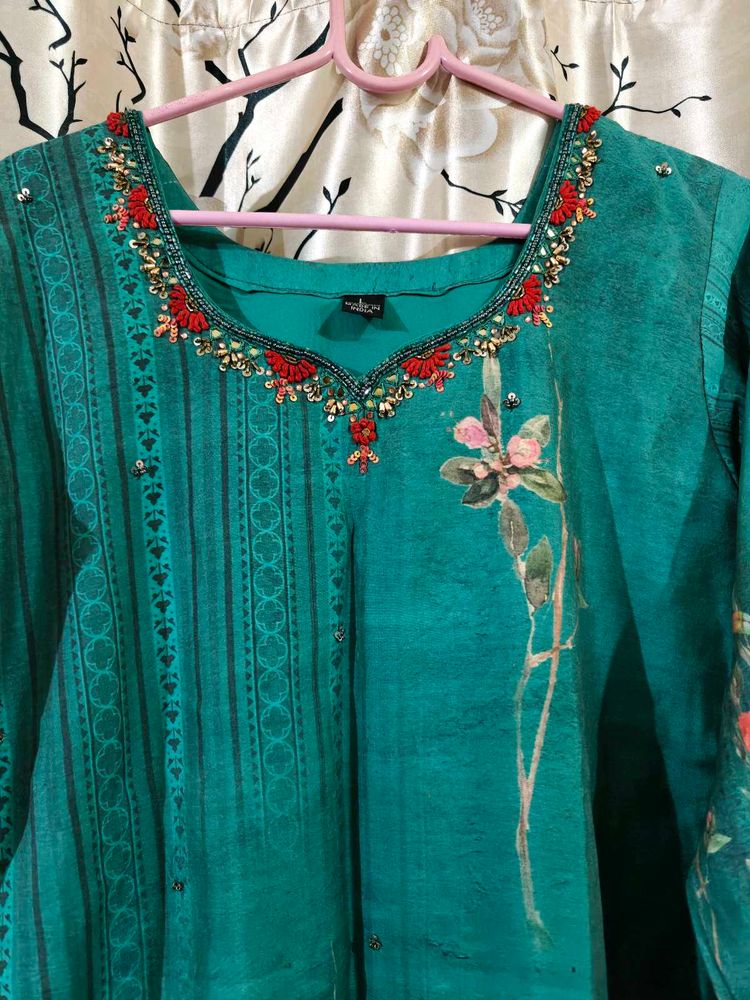 Elegant Teal Kurta with Floral Detail