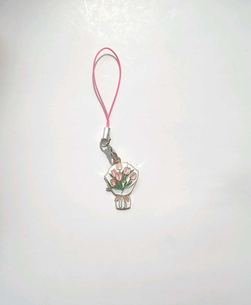 Prettiest Bouquet Phone Charm 🌷
