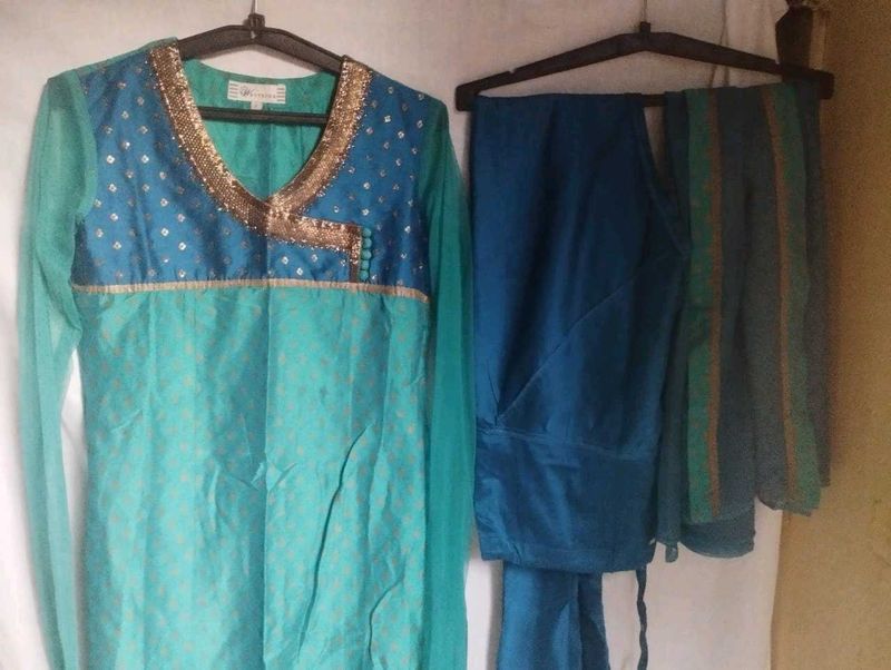 Blue &amp; Green Kurta Set