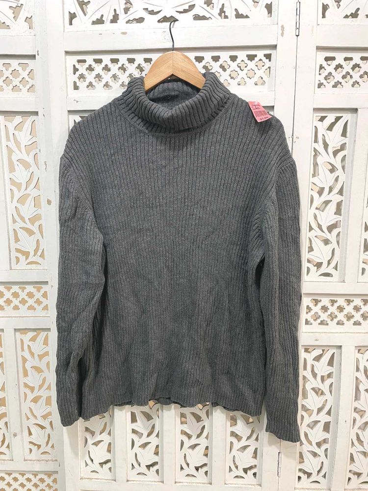 🏷️New With Tag Gray Turtleneck Sweater C