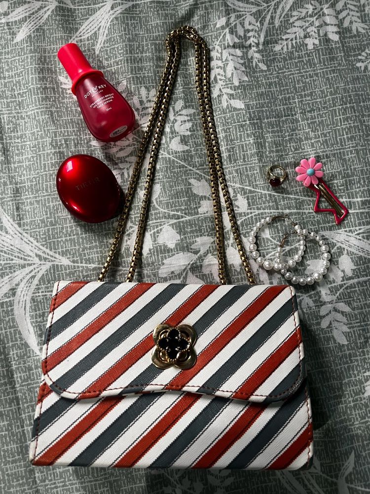 mixed-colour sling bag🤍