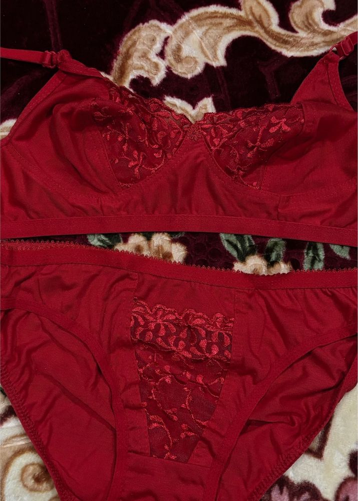 Lingerie set Red colour