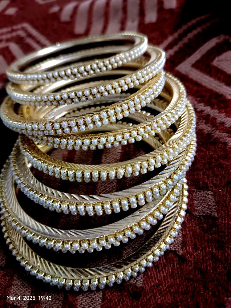 Its New Pearl Bangle