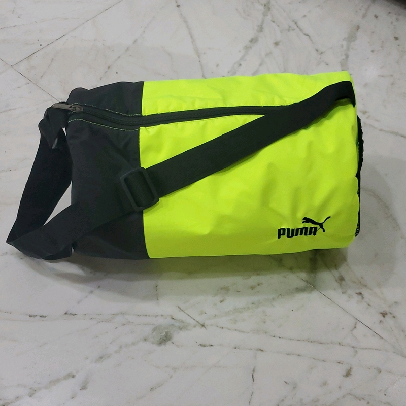 Puma bag. unused. replica.