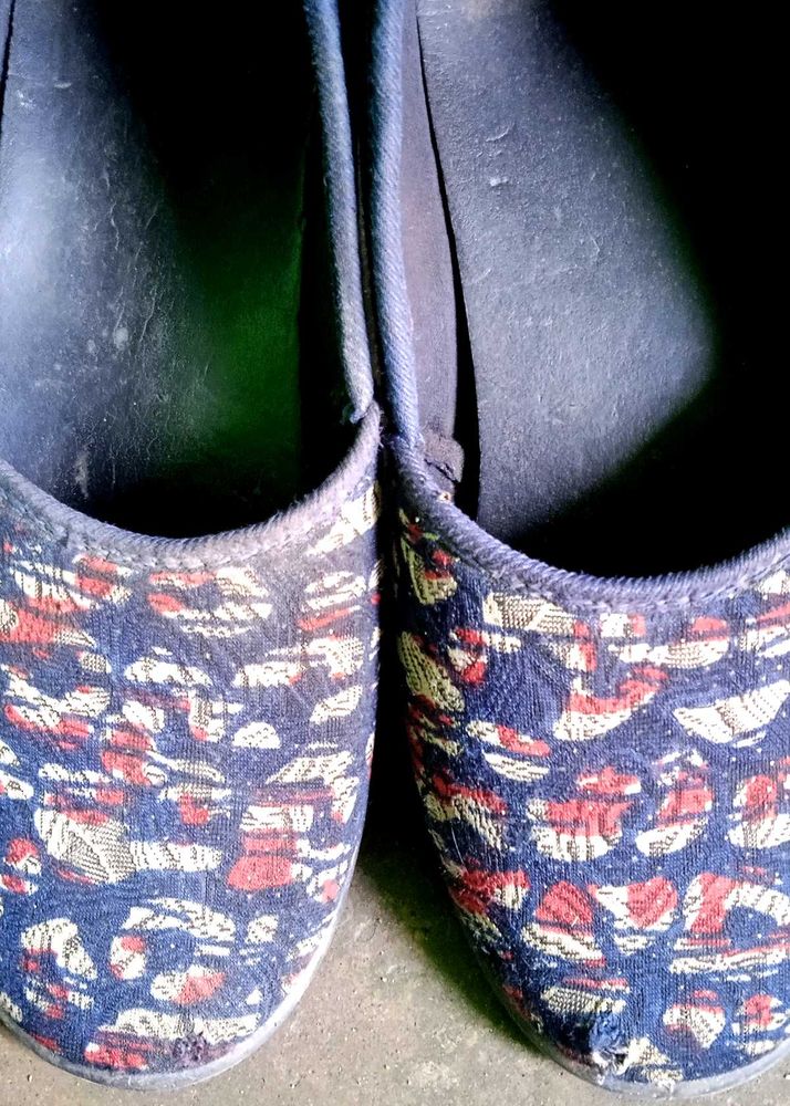 Patterned Casual Shoes