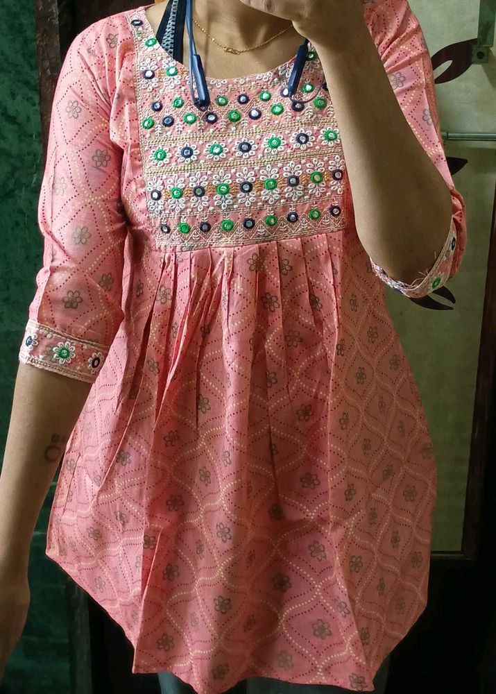 Embroidered Pink Kurta