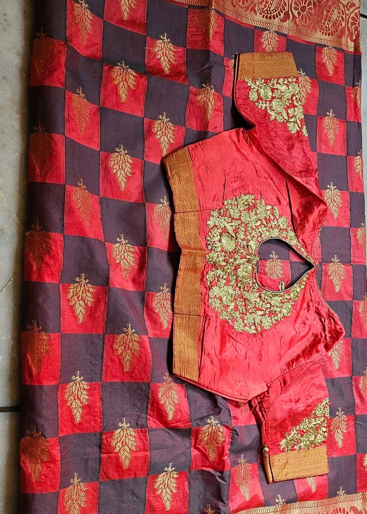 Red &amp; grey  Checked Saree