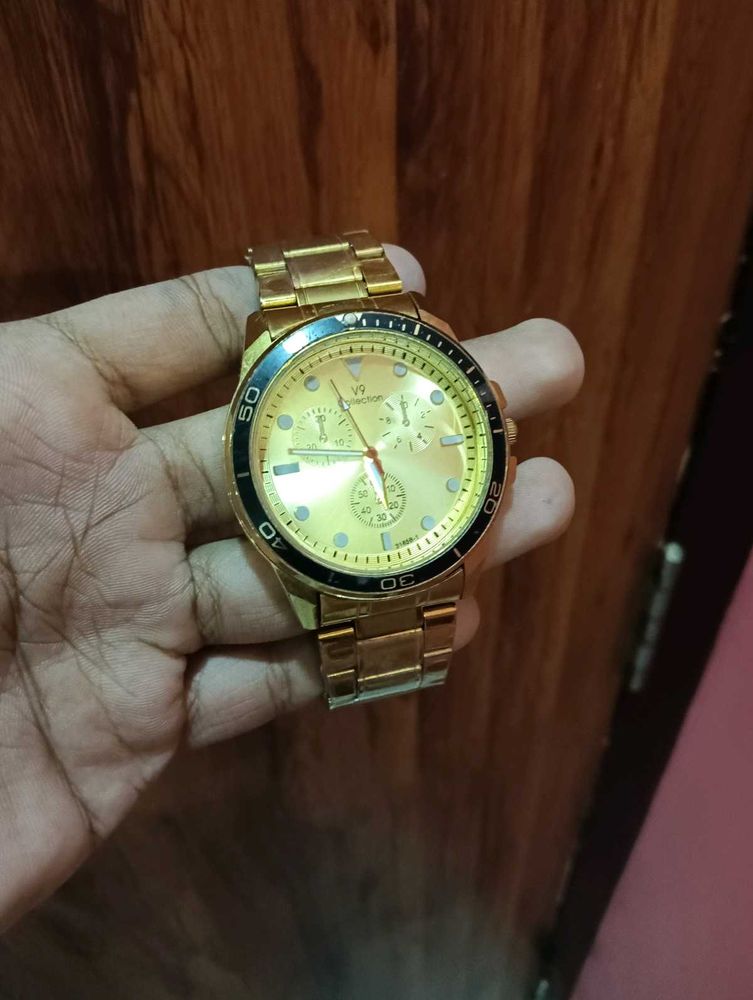 Stylish Gold-Tone Wristwatch