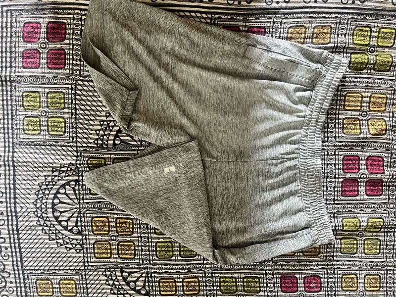 Uniqlo Shorts Unisex 100% Original