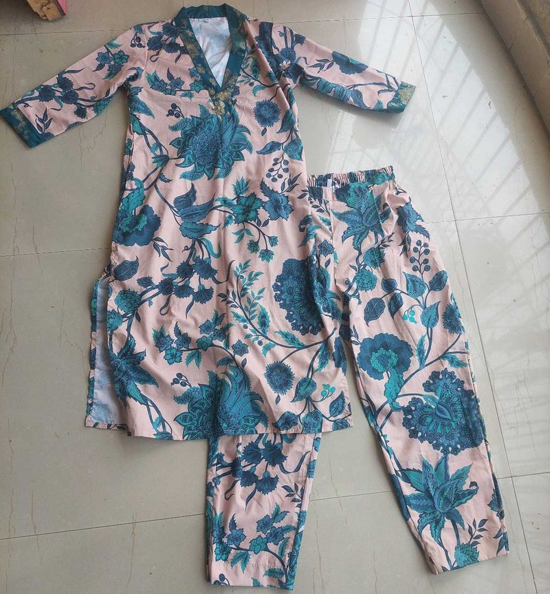 Ahalyaa Floral Kurta Set