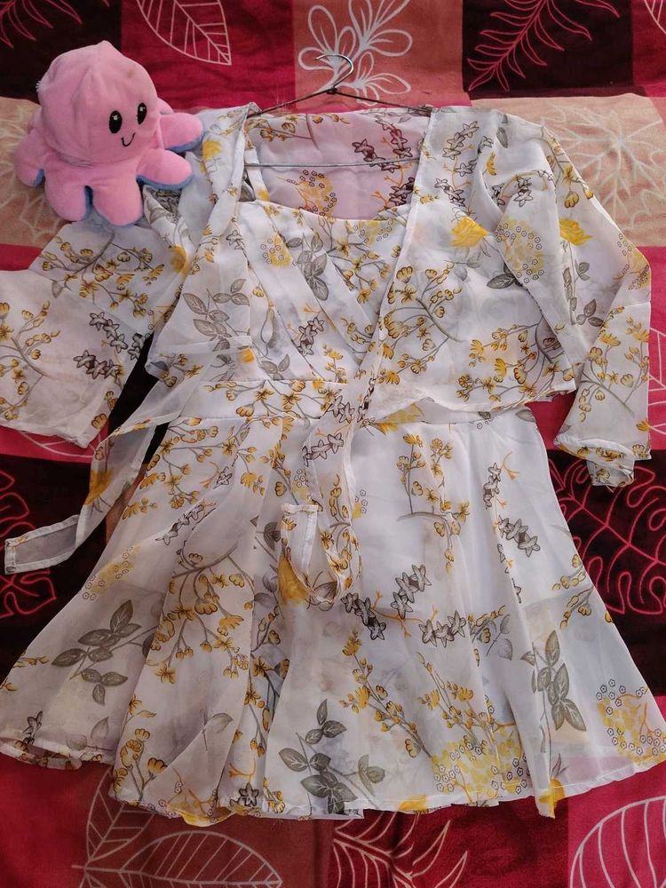 Floral sleeveless top with Shrug