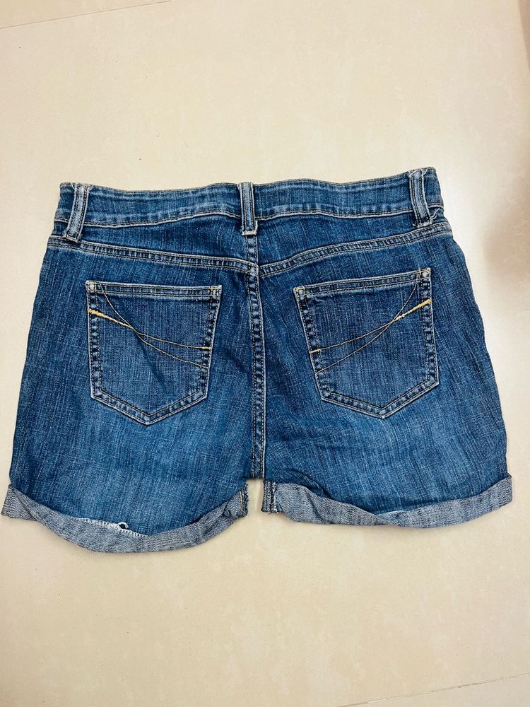 Women’s Denim Shorts- Size 28, Stylish &amp; Comfort
