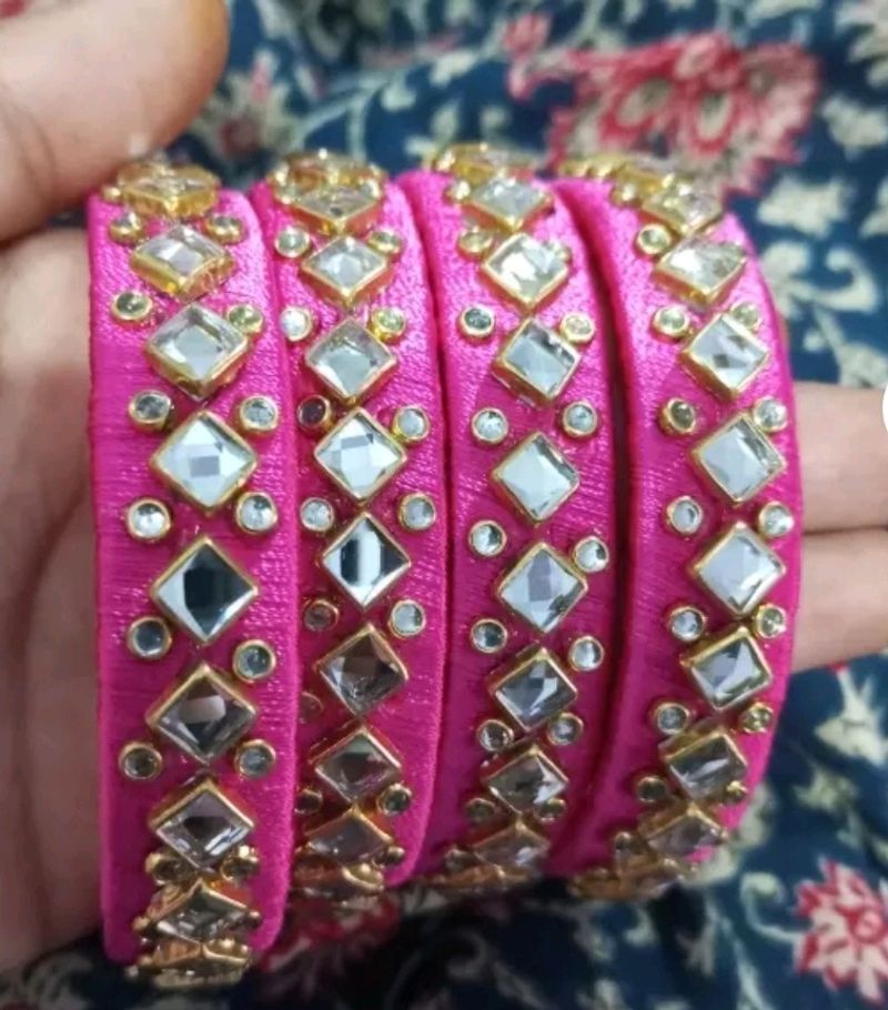 4 Kundan Bangle