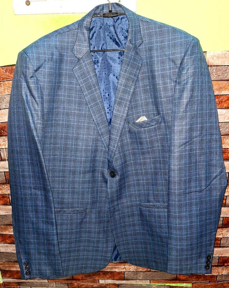 Stylish Blue Plaid Blazer New without Tag