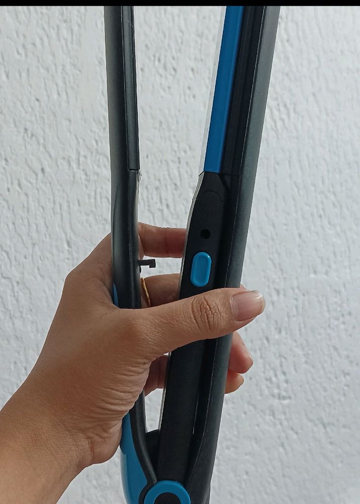 Hair Straightener - Blue/Black