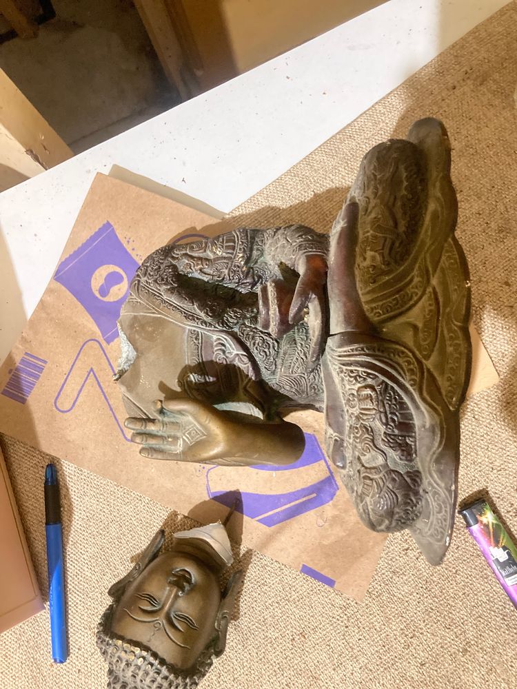 7 Dhatu Figure With Buddha Life Engraved