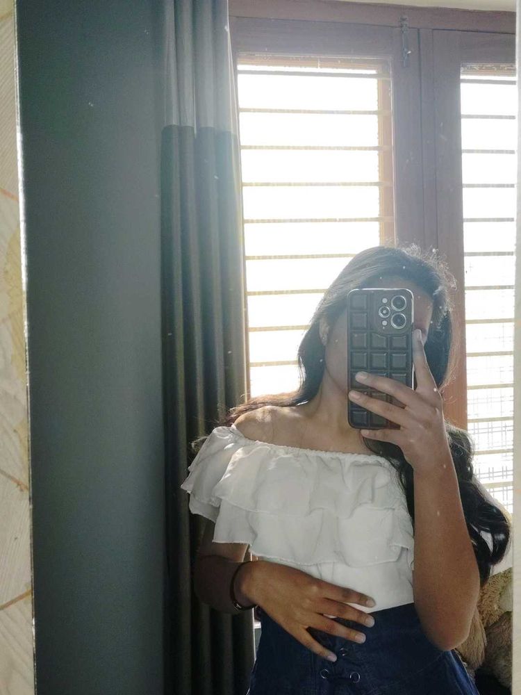 Off-shoulder Ruffle Top