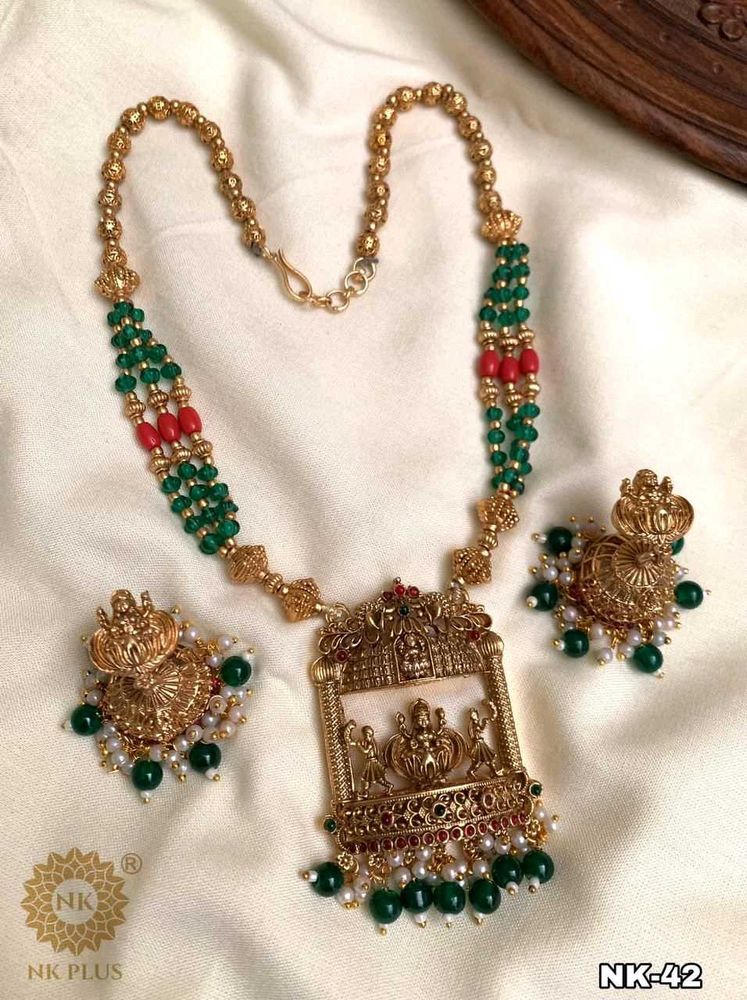 Elegant Necklace Set