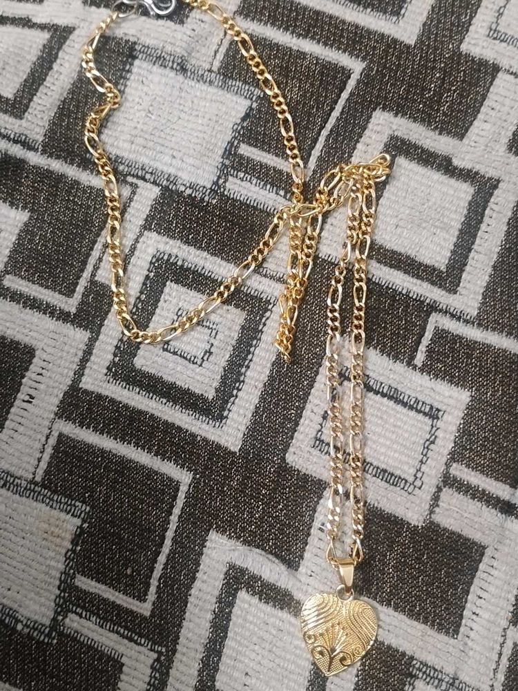 Gold Heart Pendant Necklace