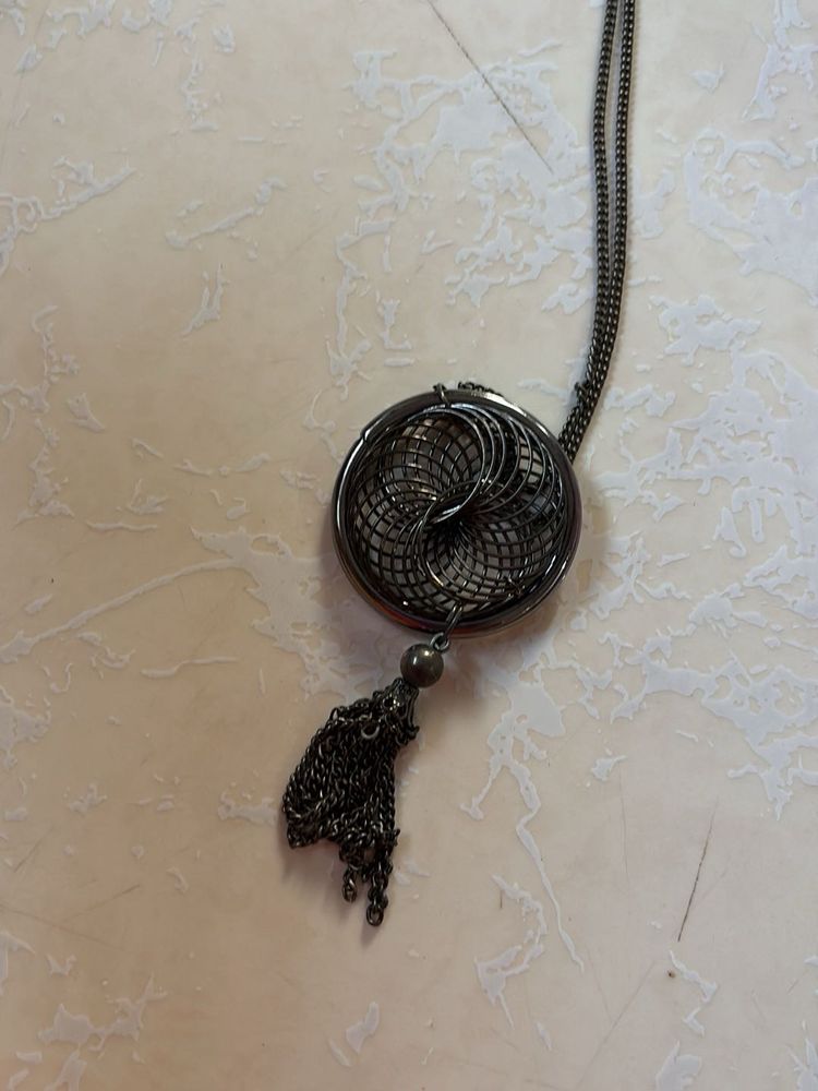 Round shape necklace