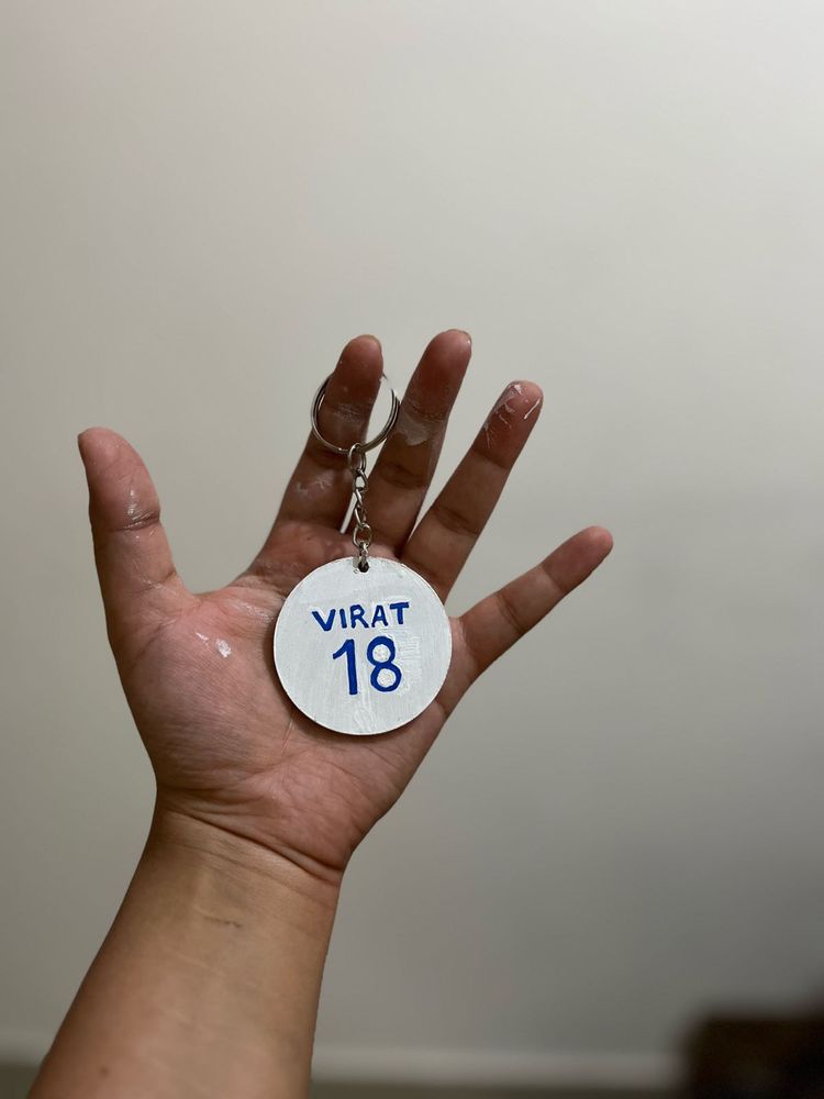 Virat Kohli No. 18 keyring