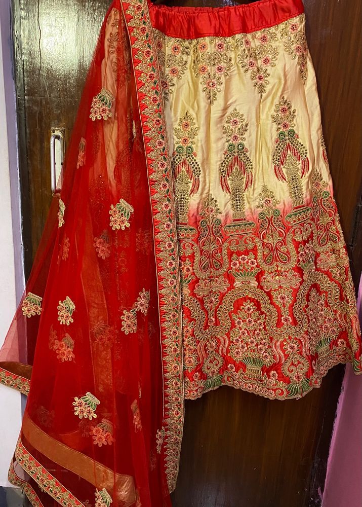 Red lehnga