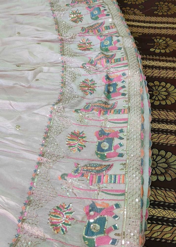 Off White Lehnga With Pink Dupatta