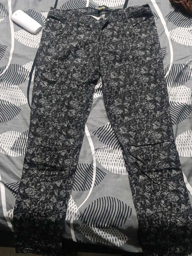 Printed Black &amp; Gray Pants