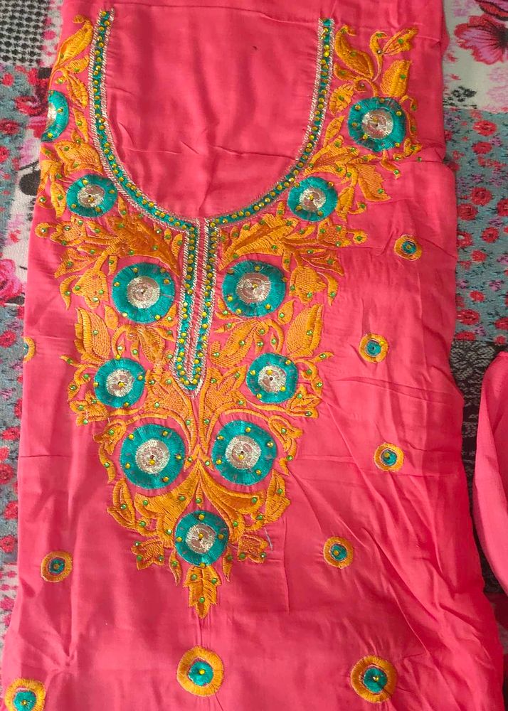 Beautiful Suit With Thread Embroidery