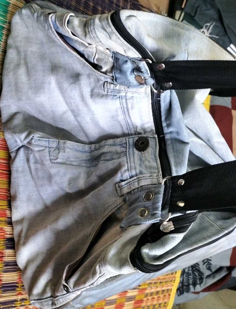 Travel bag with trolley.