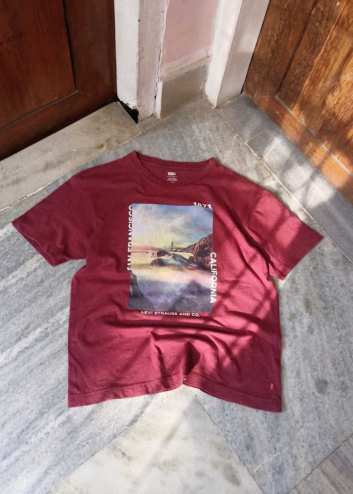 Levi&#39;s Graphic Tee